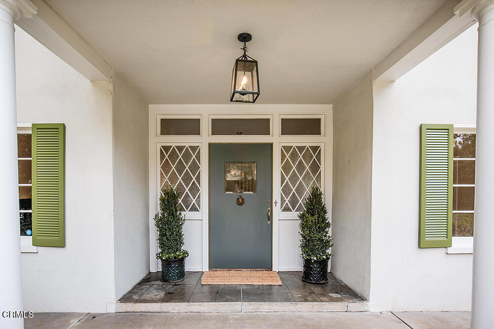 1660 Las Lunas Street