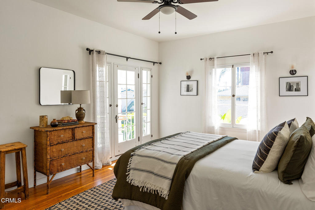 2011 N Beachwood Drive