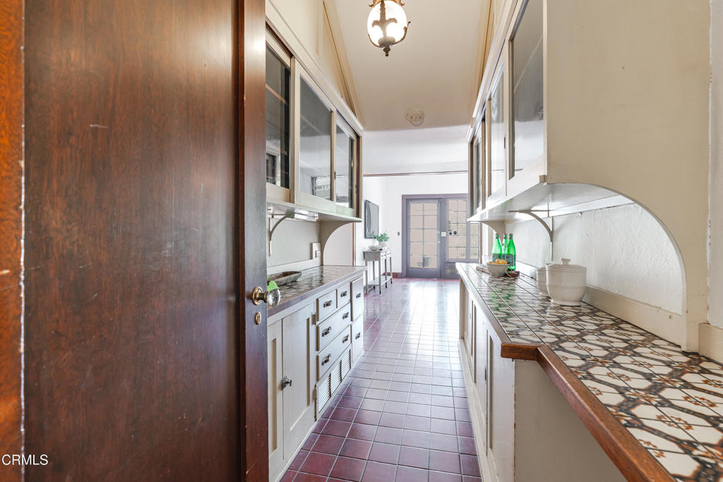 748 S El Molino Avenue