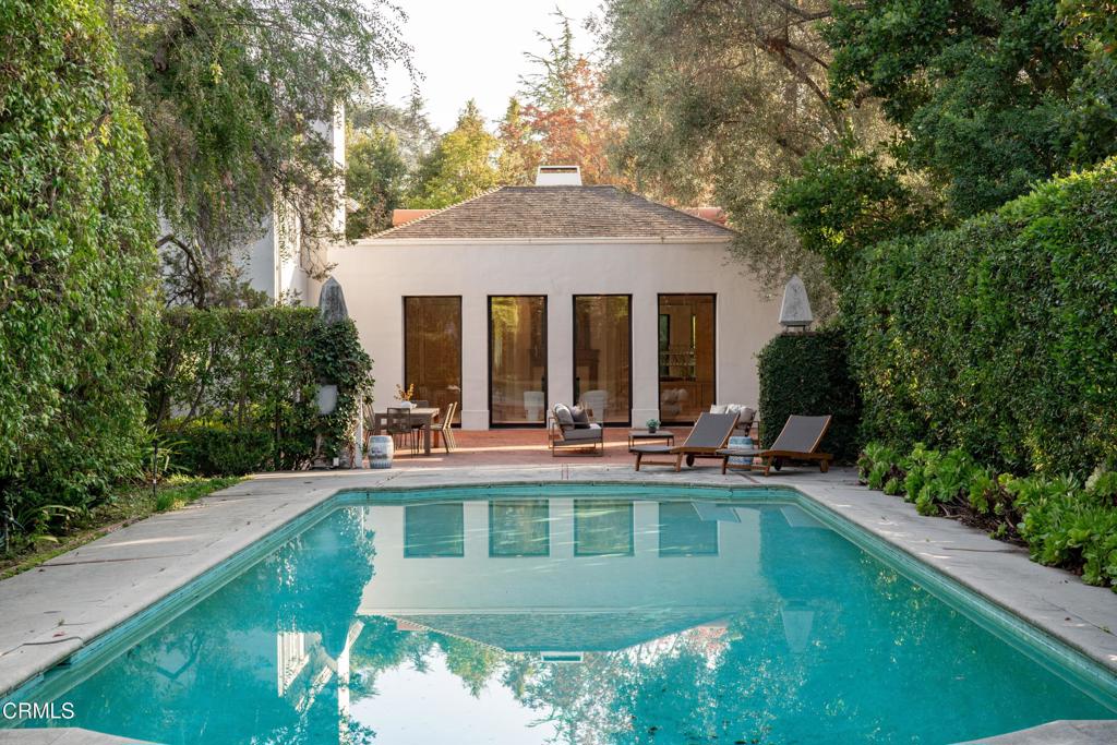 1527 E California Boulevard