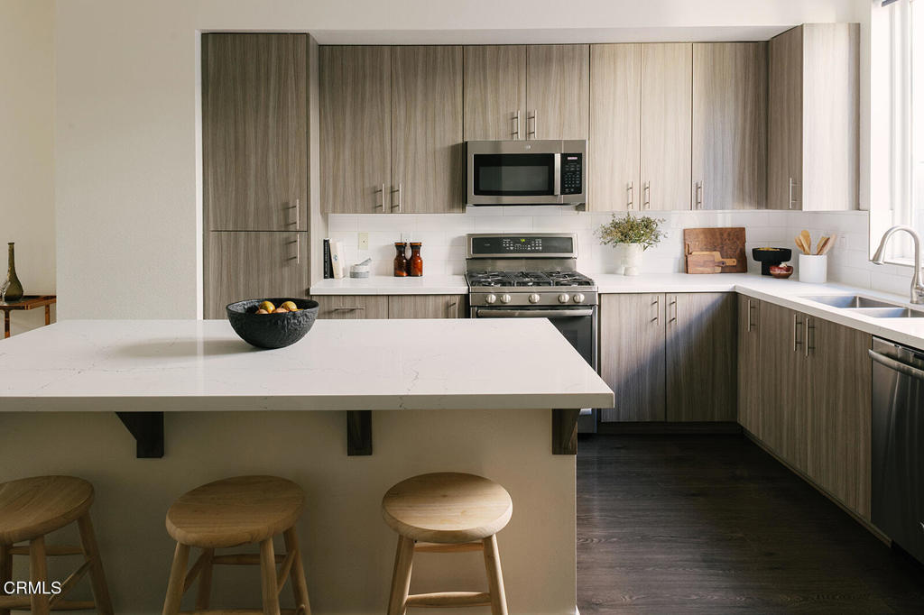 2753 Waverly Drive 302