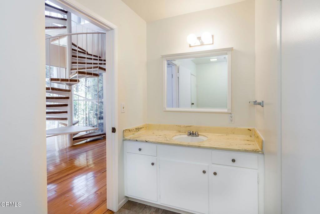 6827 Pacific View Drive