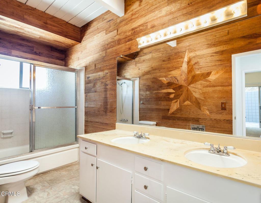 6827 Pacific View Drive