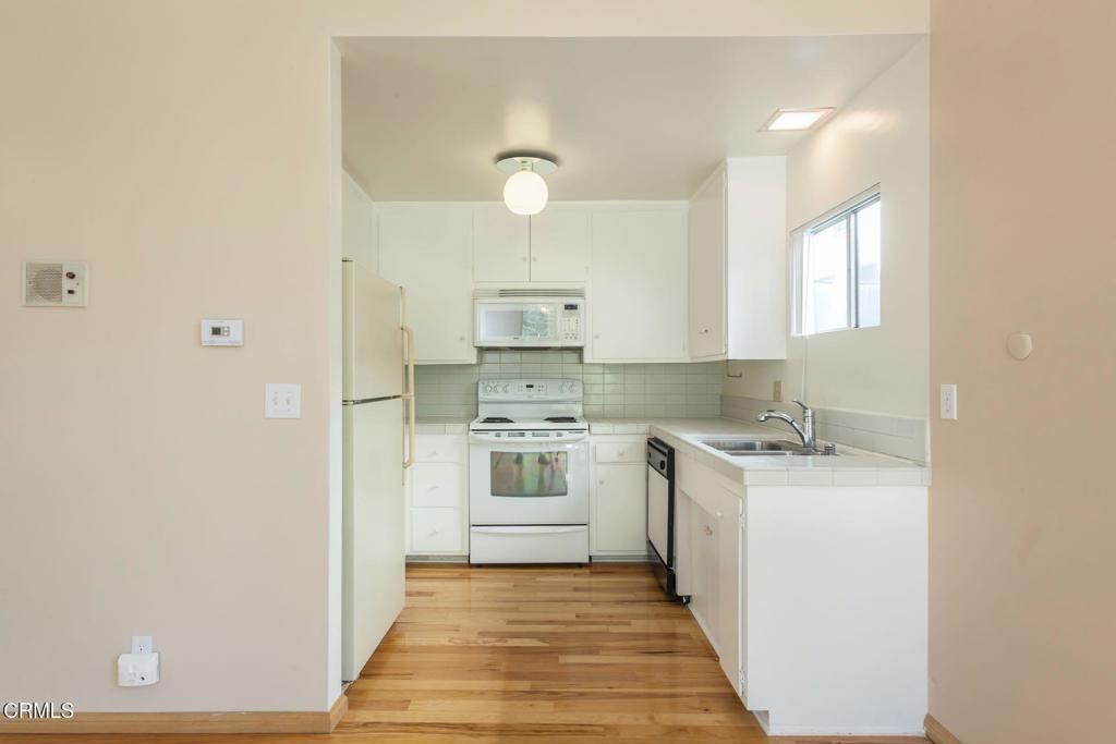 6827 Pacific View Drive