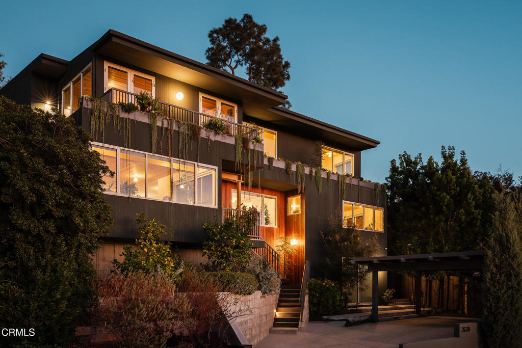 2638 Lake View Terrace E