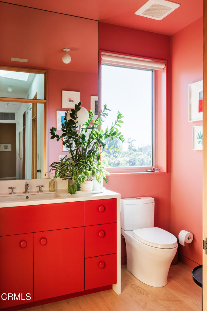 2638 Lake View Terrace E