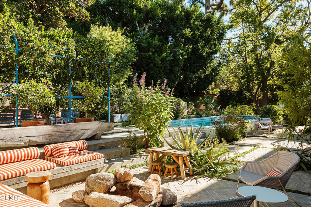 2638 Lake View Terrace E