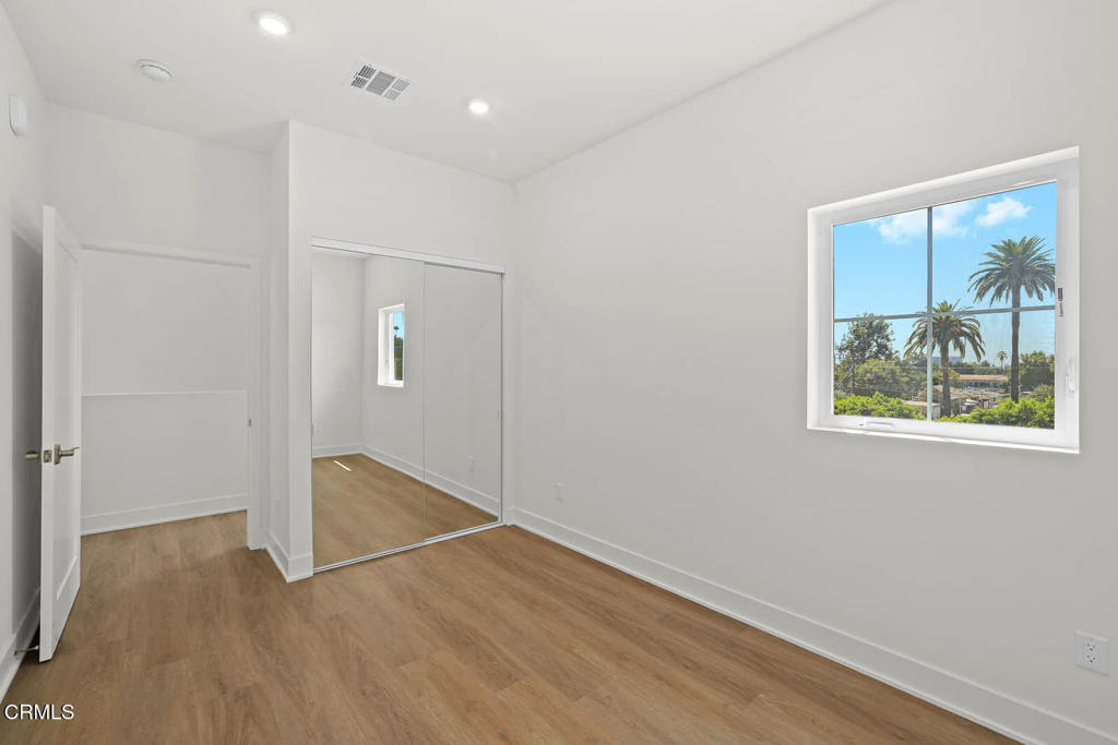 834 N Fair Oaks Avenue 105