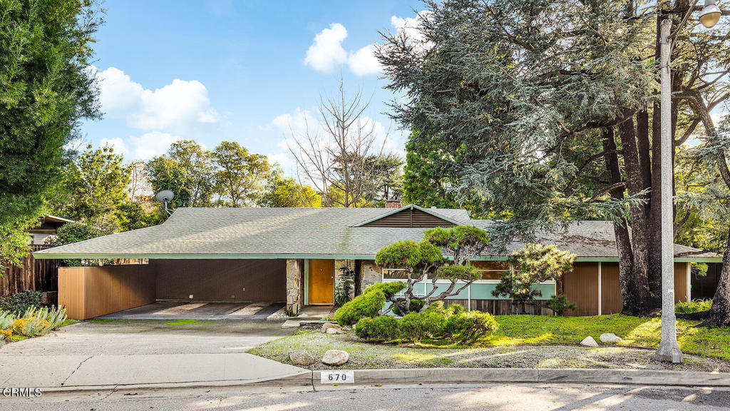 670 Westbridge Place