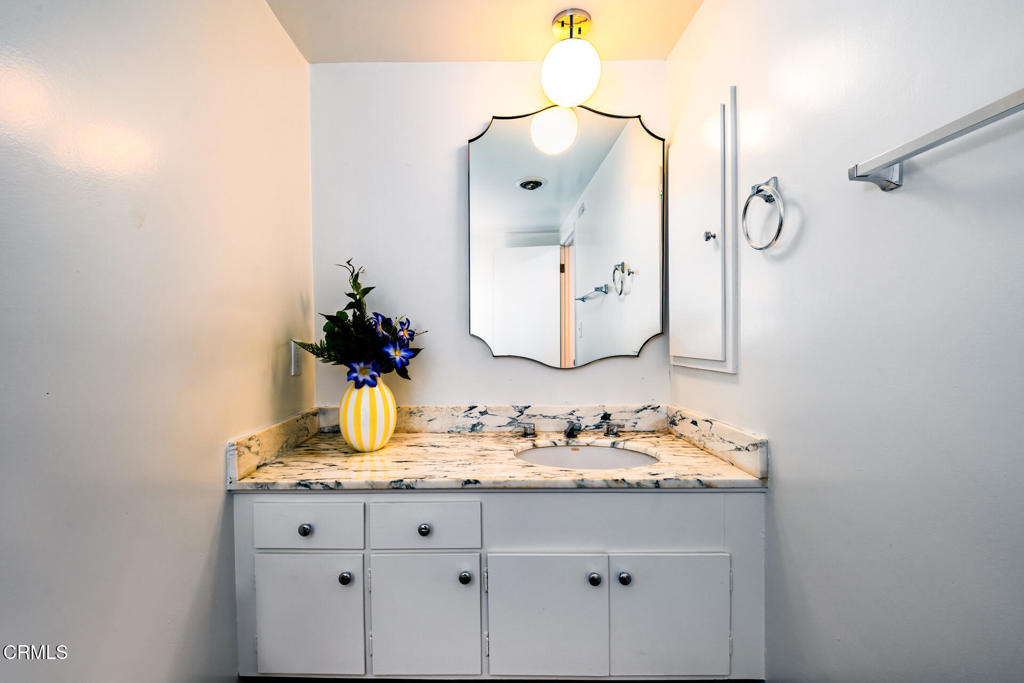 681 S Orange Grove Boulevard 1