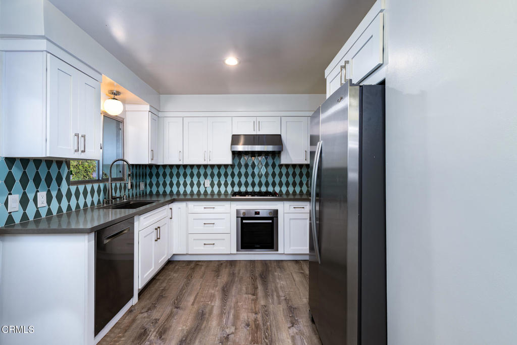 681 S Orange Grove Boulevard 1