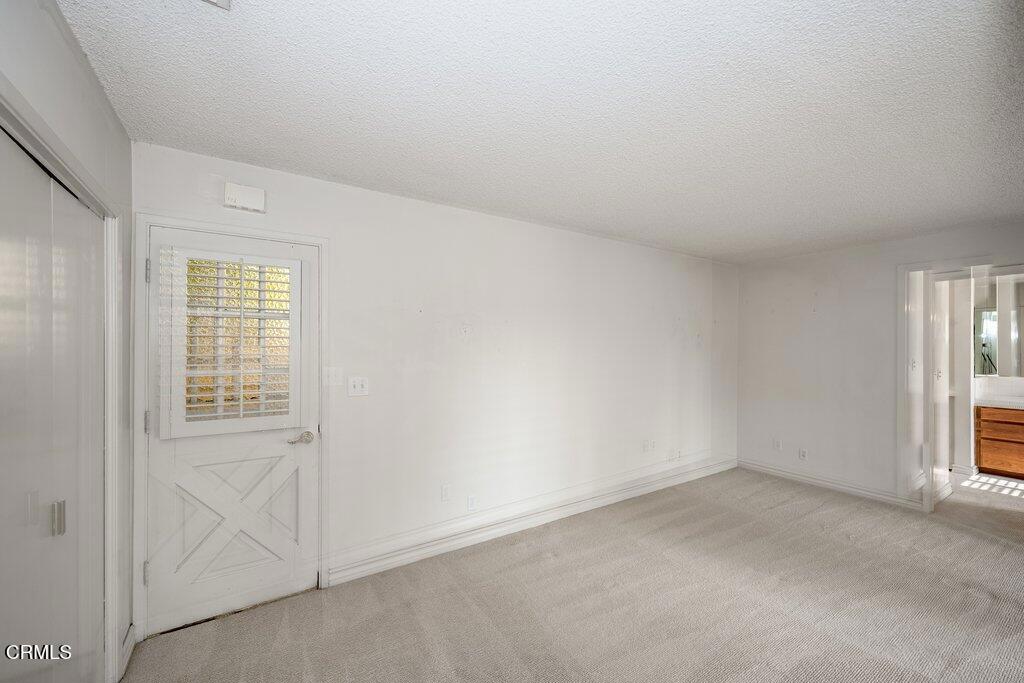 1920 N Screenland Drive