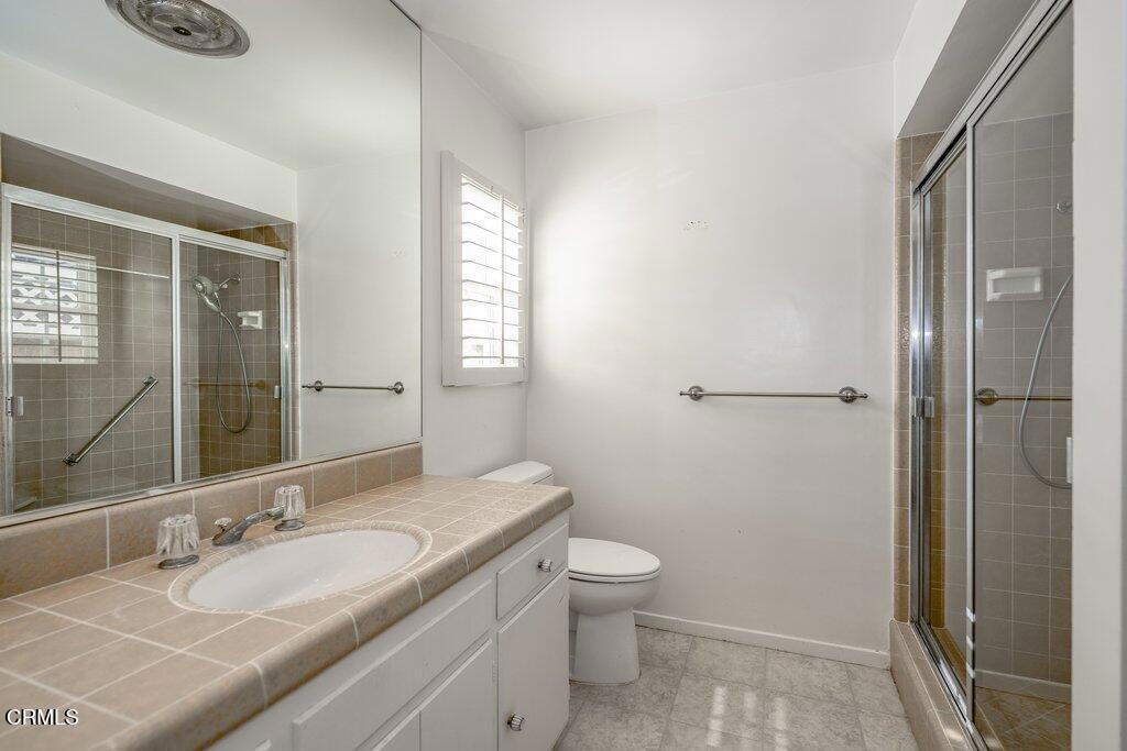 1920 N Screenland Drive