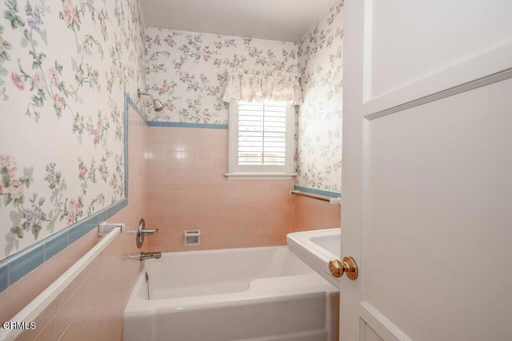 1920 N Screenland Drive