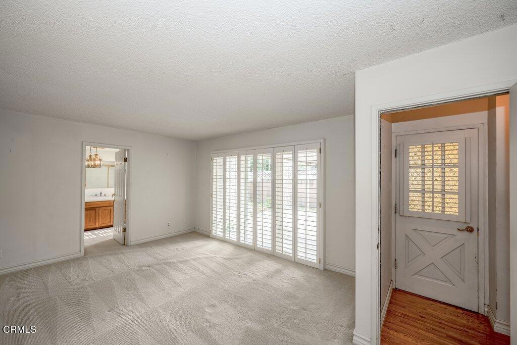 1920 N Screenland Drive