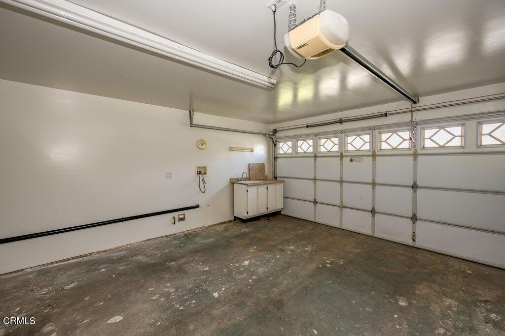 1920 N Screenland Drive