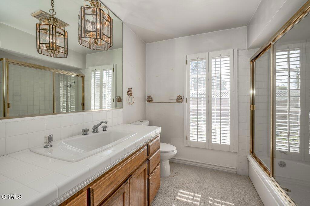 1920 N Screenland Drive