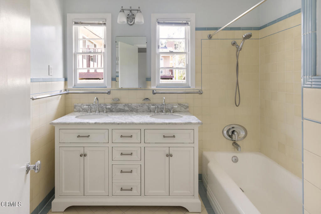 344 W Loma Alta Drive