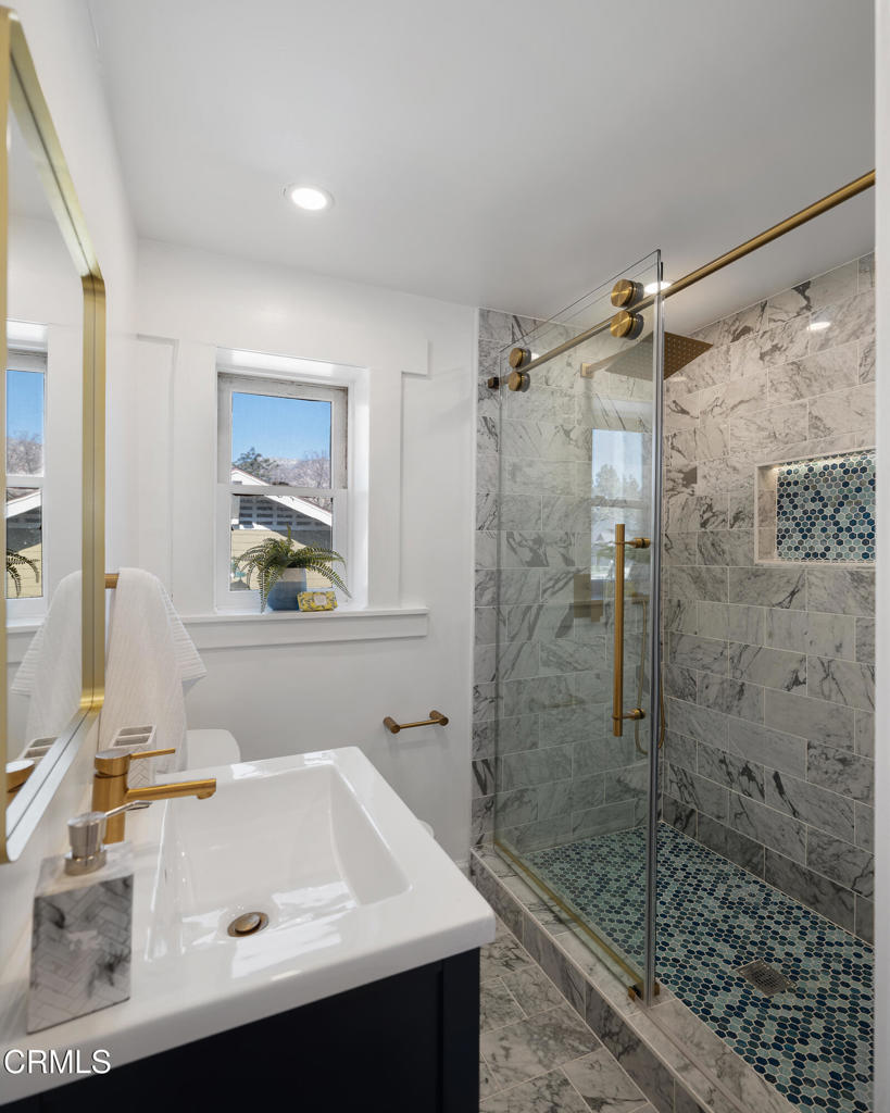 1046 N Michigan Avenue