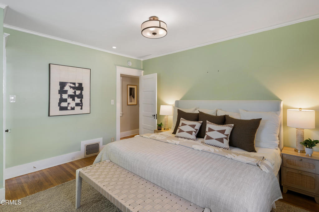 1046 N Michigan Avenue