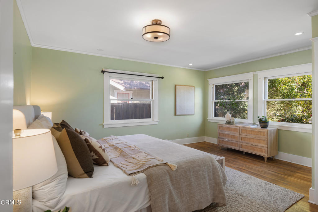 1046 N Michigan Avenue