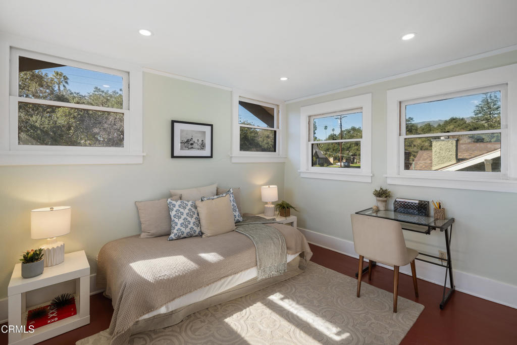 1046 N Michigan Avenue