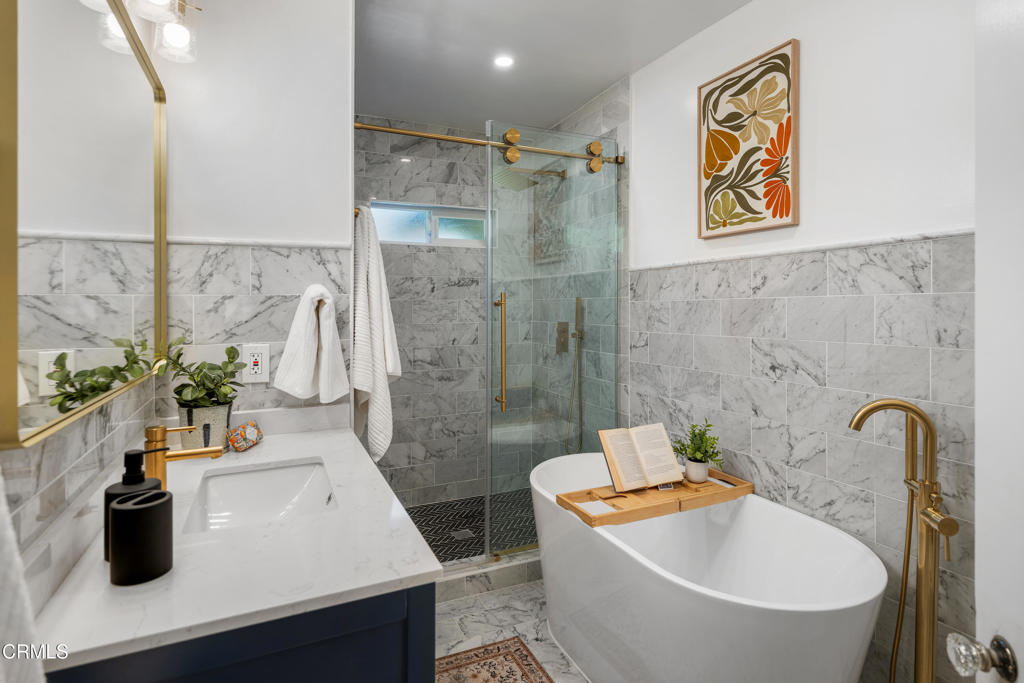 1046 N Michigan Avenue