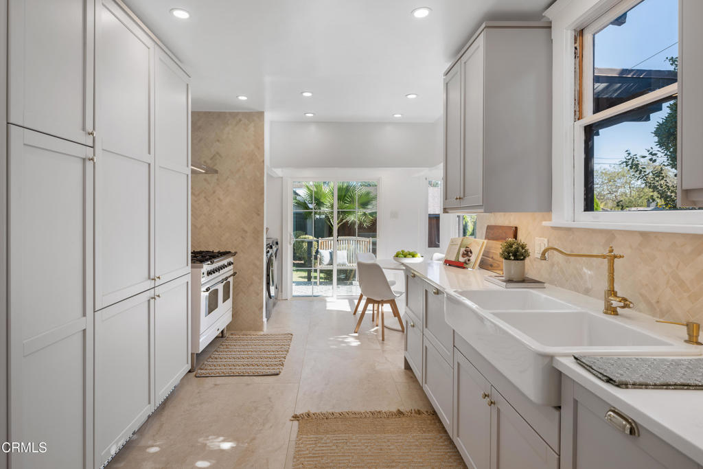 1046 N Michigan Avenue