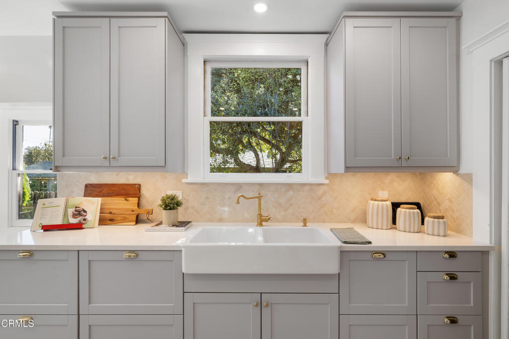 1046 N Michigan Avenue