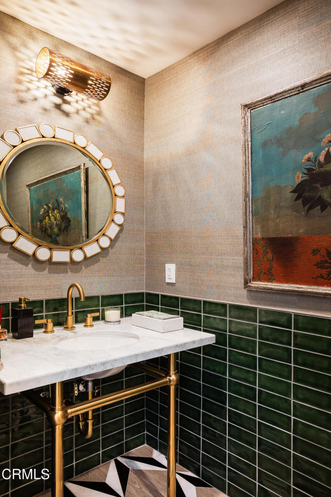 154 S Arroyo Boulevard