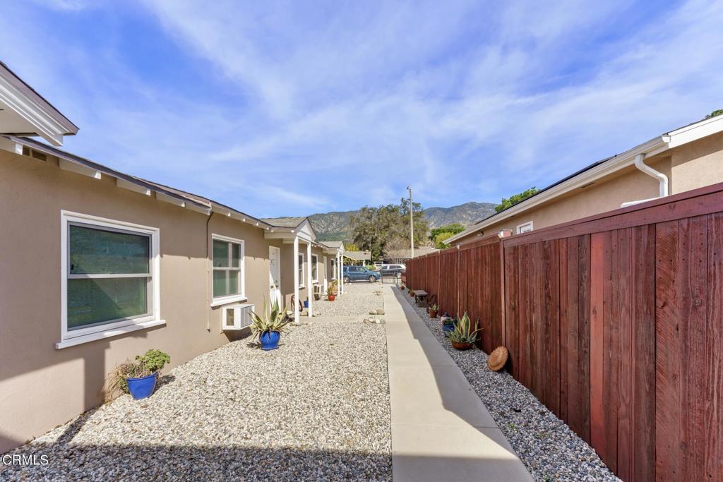 424 E Foothill Boulevard