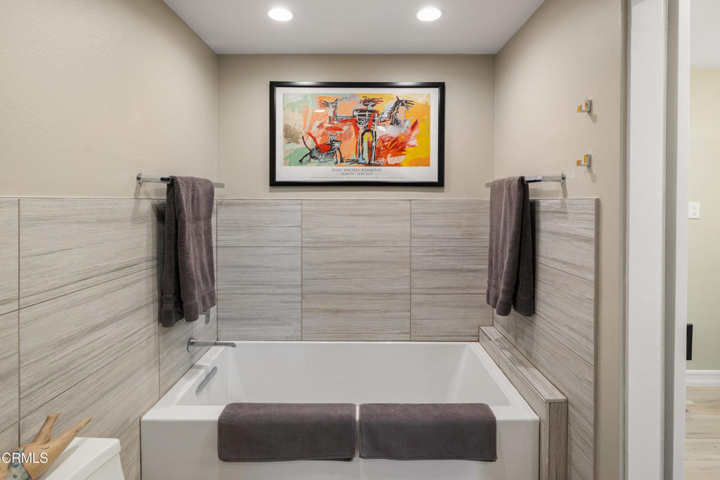 1 S Orange Grove Boulevard 1