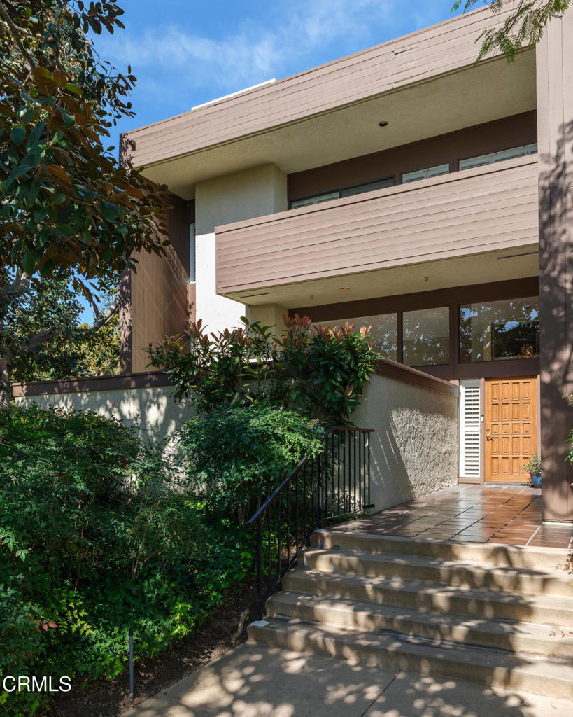 1 S Orange Grove Boulevard 1