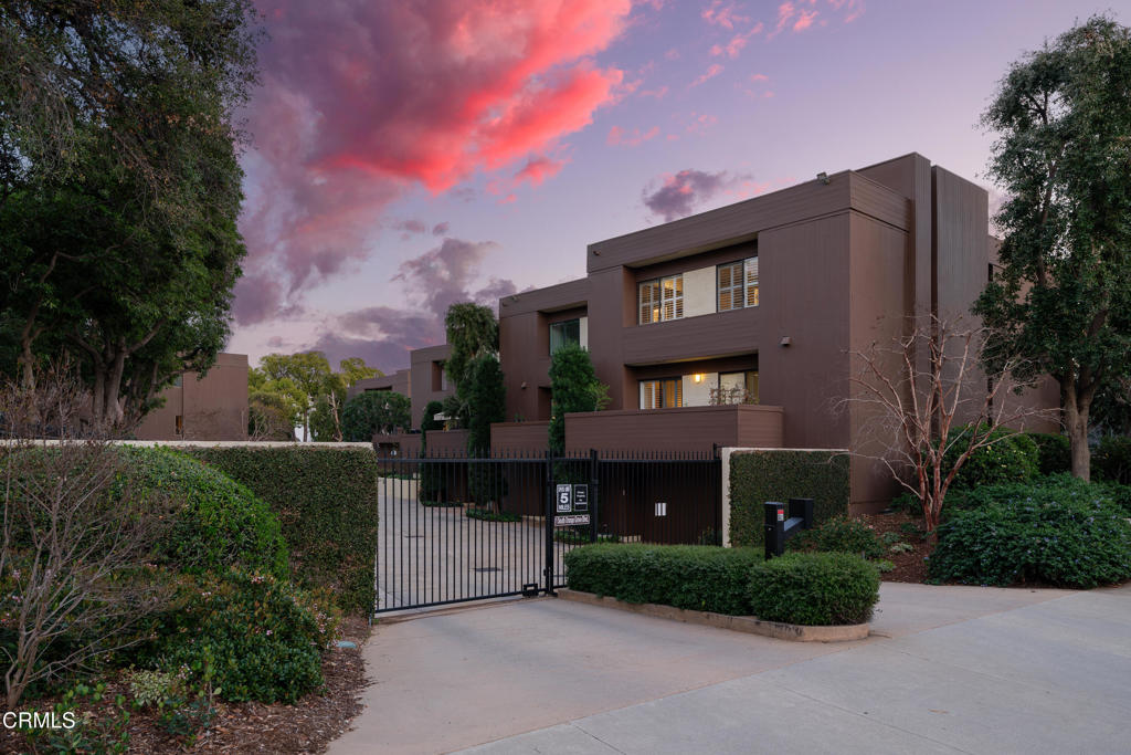 1 S Orange Grove Boulevard 1