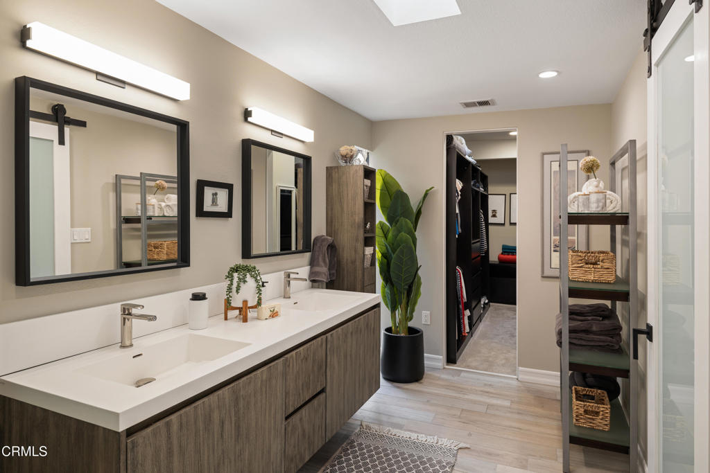 1 S Orange Grove Boulevard 1