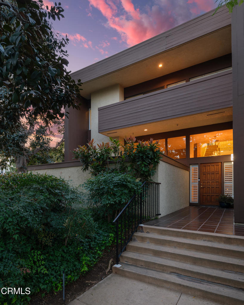 1 S Orange Grove Boulevard 1