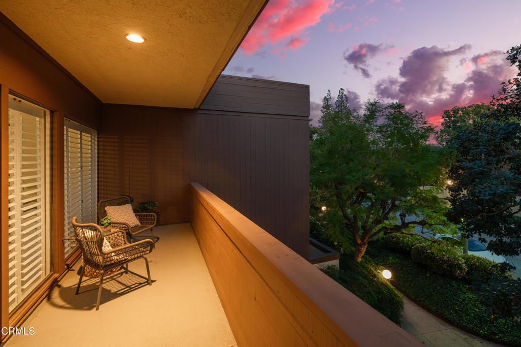 1 S Orange Grove Boulevard 1