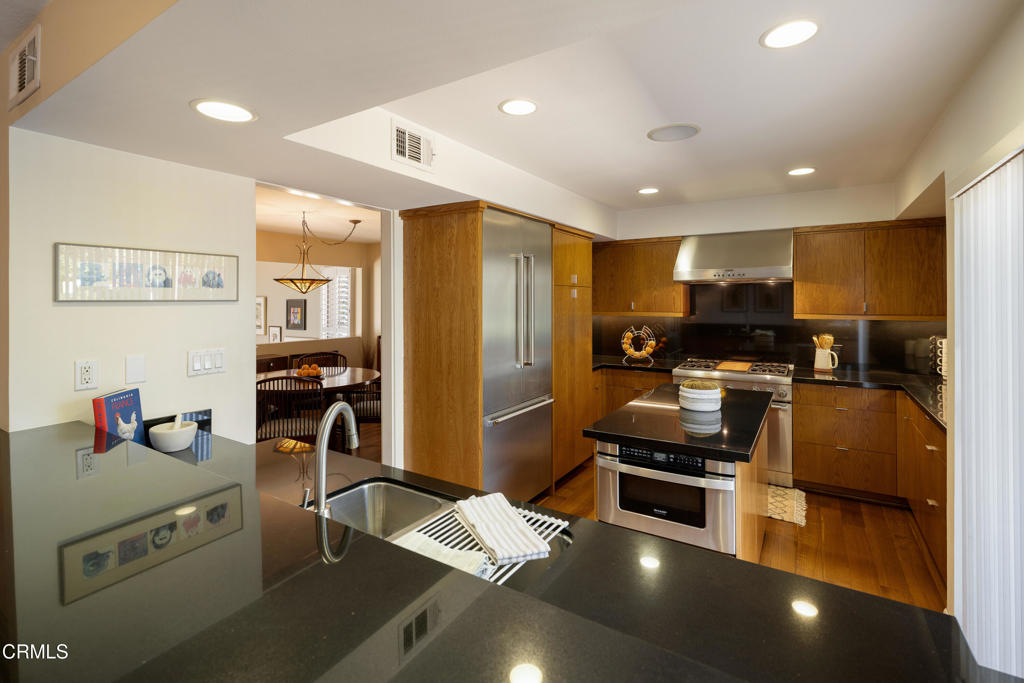 1 S Orange Grove Boulevard 1