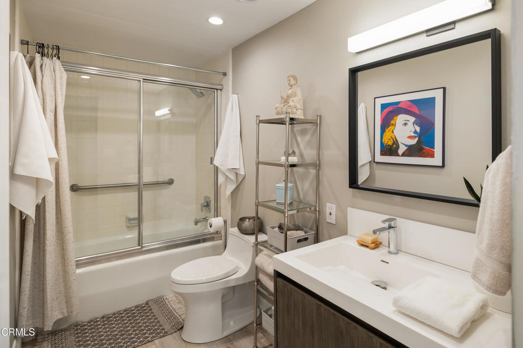 1 S Orange Grove Boulevard 1