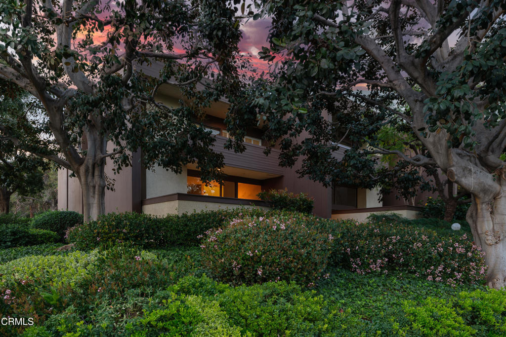 1 S Orange Grove Boulevard 1