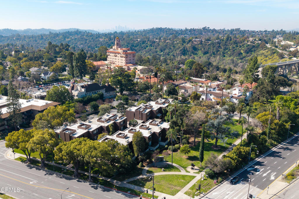 1 S Orange Grove Boulevard 1