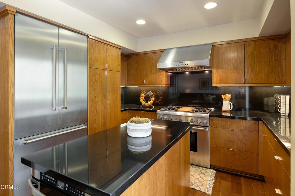 1 S Orange Grove Boulevard 1