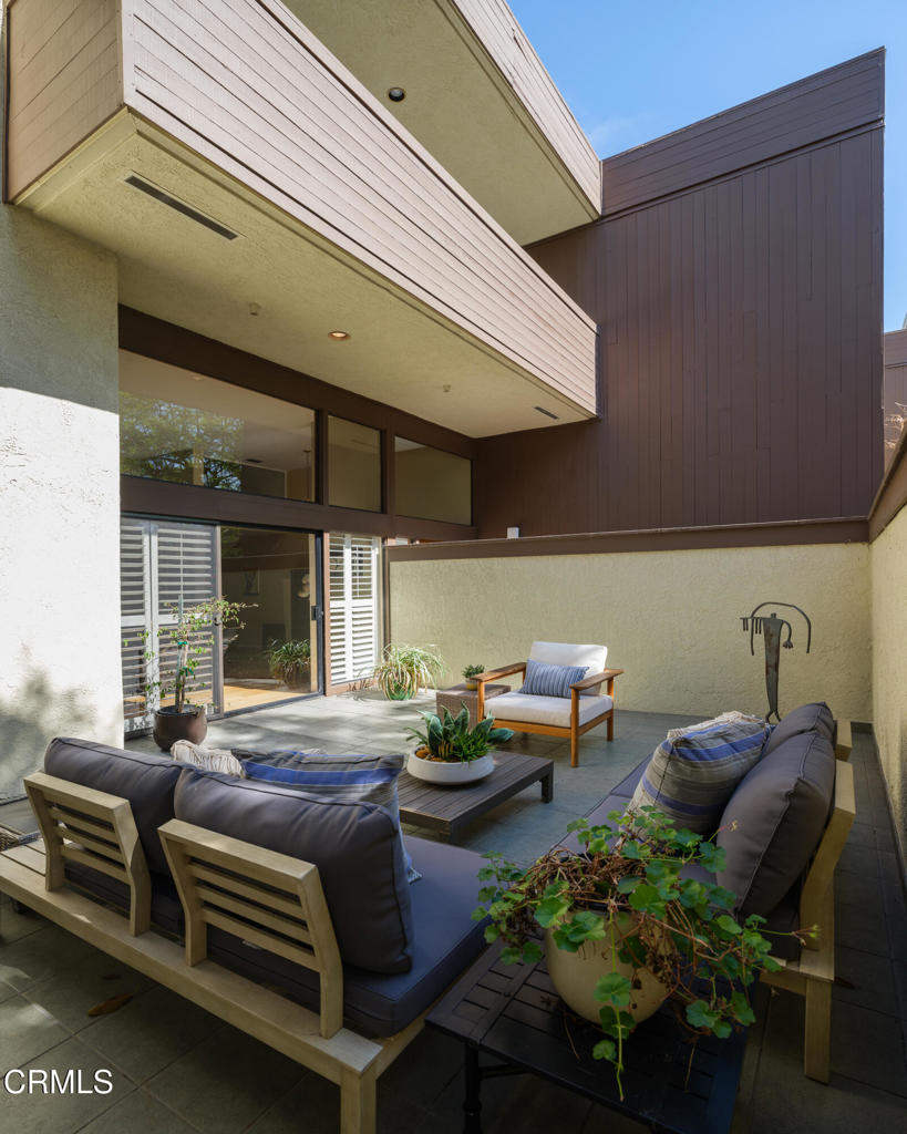 1 S Orange Grove Boulevard 1