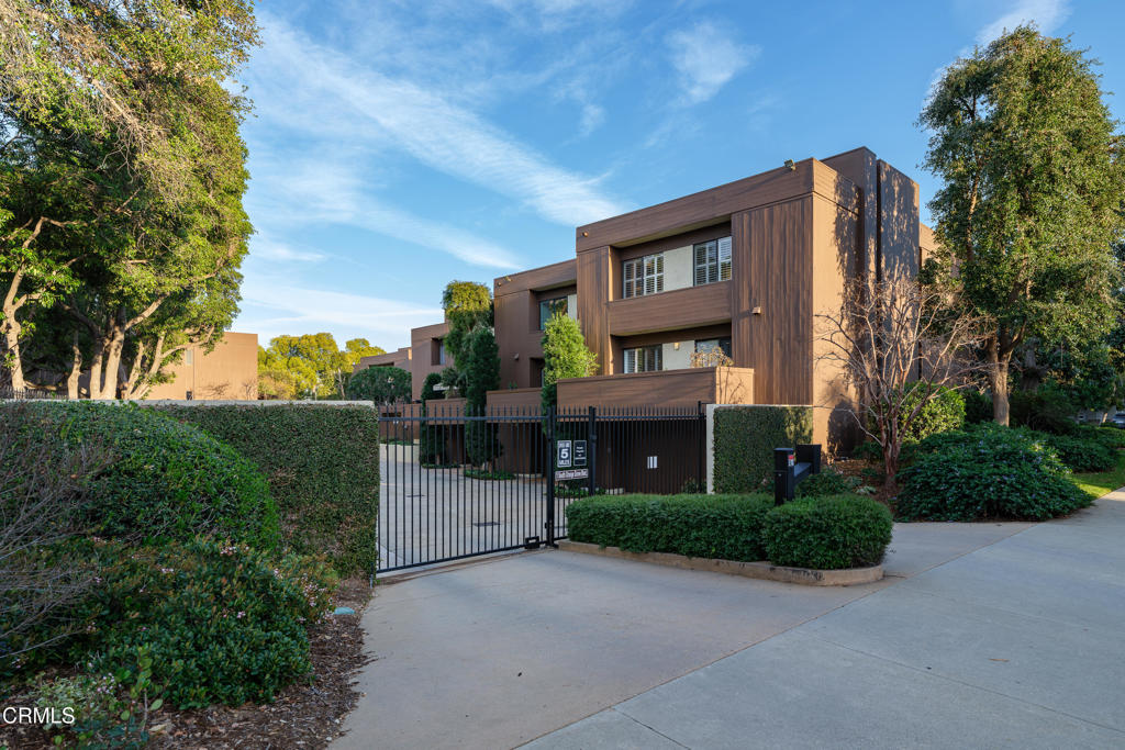 1 S Orange Grove Boulevard 1