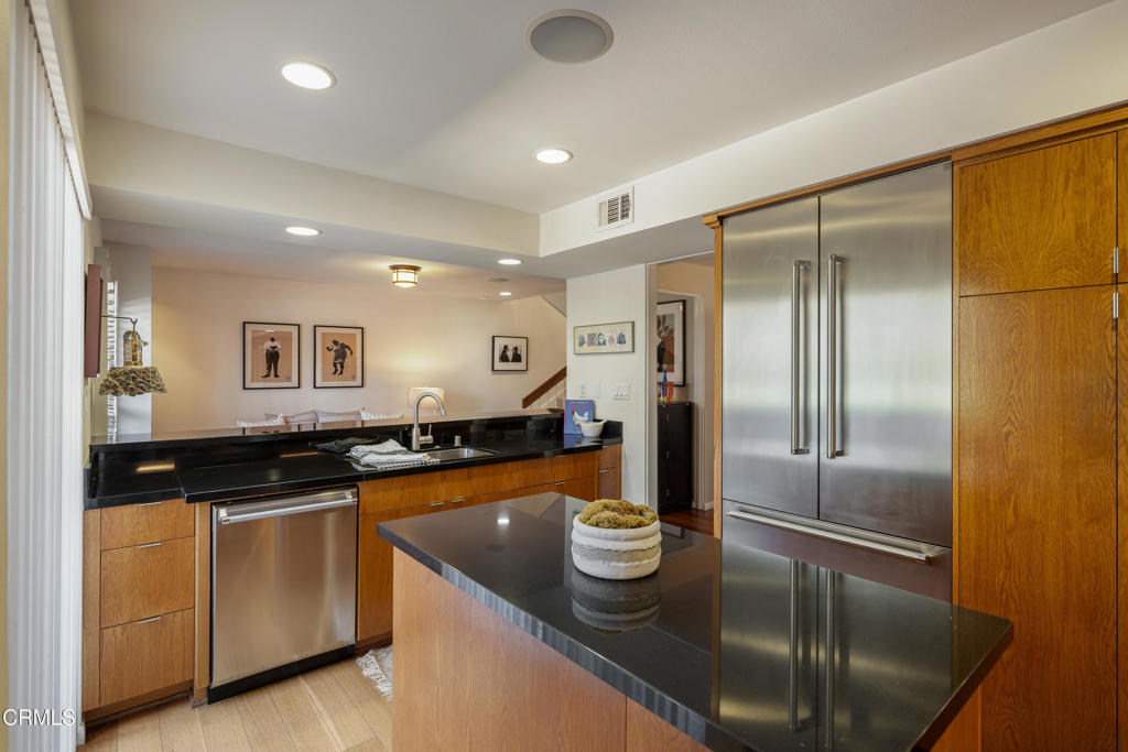 1 S Orange Grove Boulevard 1