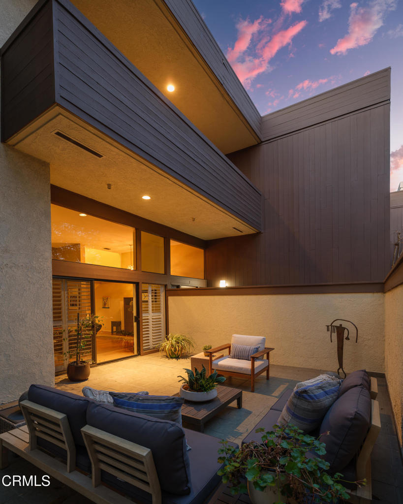 1 S Orange Grove Boulevard 1