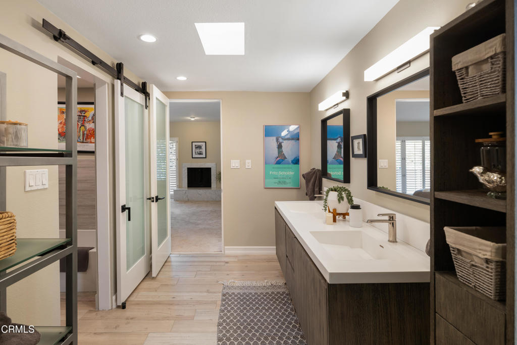 1 S Orange Grove Boulevard 1