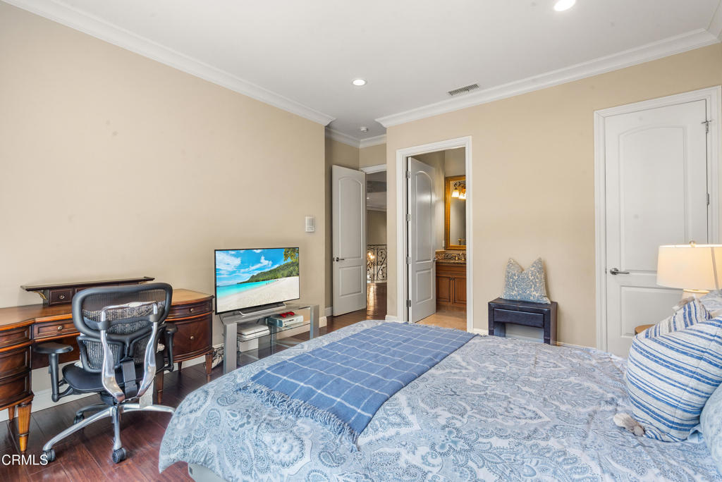 1737 Fairmount Avenue