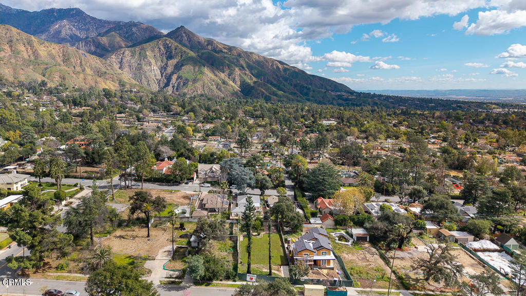 2546 Highland Avenue