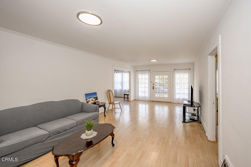 1139 N Heliotrope Drive